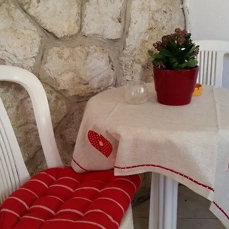 Guest House Amalija Apartment *